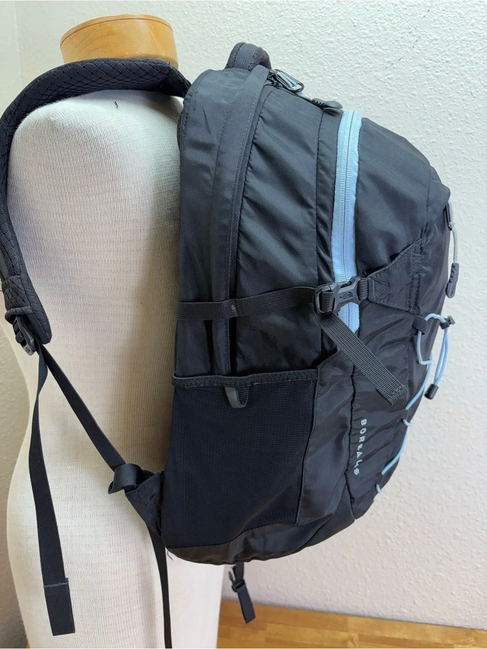 The North Face Borealis Backpack Black Blue FlexVent Laptop School Travel 28L
